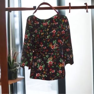 Gibson Blouse
Black with Floral Print
Size Large
